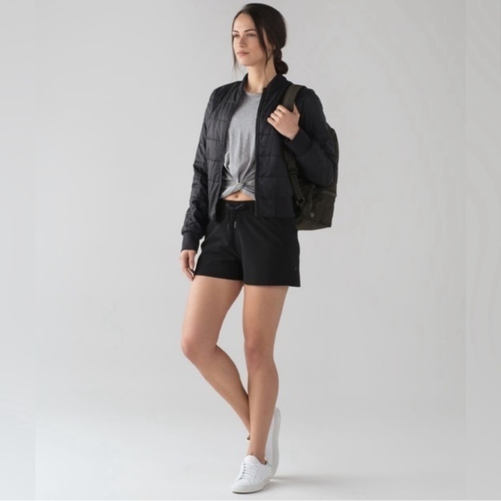 Lululemon‎ On the Fly 2.5” Shorts black 6